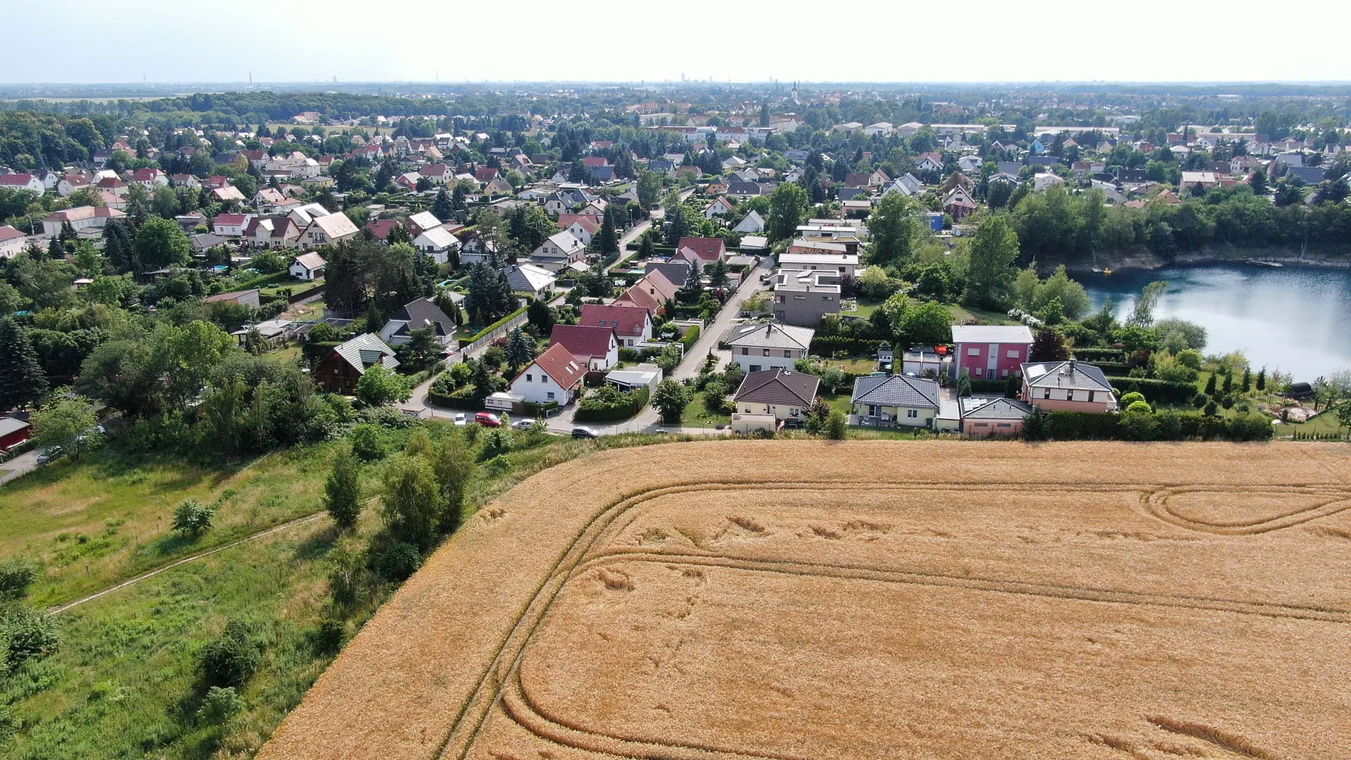Baugrundstück für Wohnentwicklung in Taucha, Taucha: Luftbildaufnahme des Grundstücks